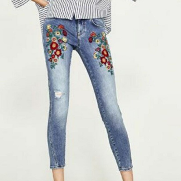 ZARA Women's Embroidered Flower Jewels Skinny Distressed Jeans Size 8 -Pre-Owned